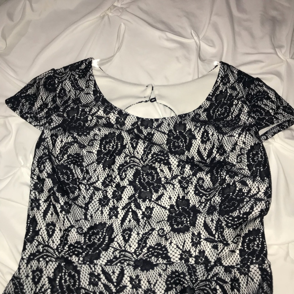 Dress - Picture 2 of 5